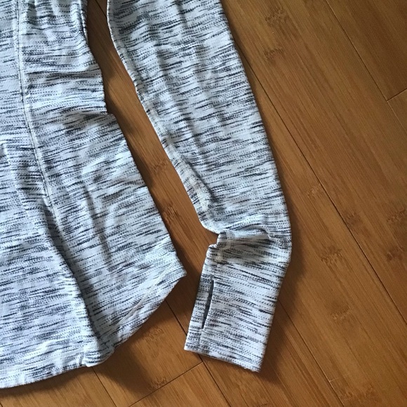 Lululemon 5 Mile Long Sleeve
Tiger Space Dye Black White EUC - Picture 9 of 16